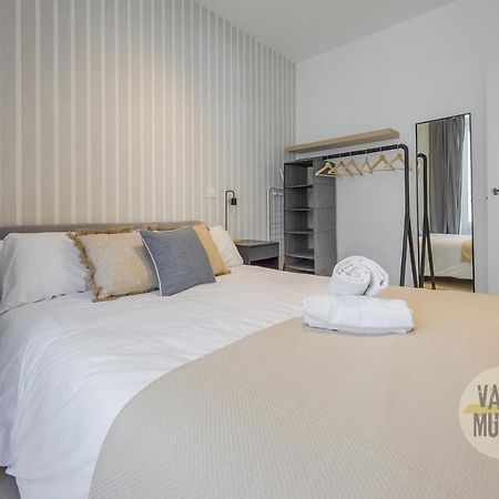 Spacious New Apartment Para 7 En La Plaza De Tirso De Molina Madrid Esterno foto